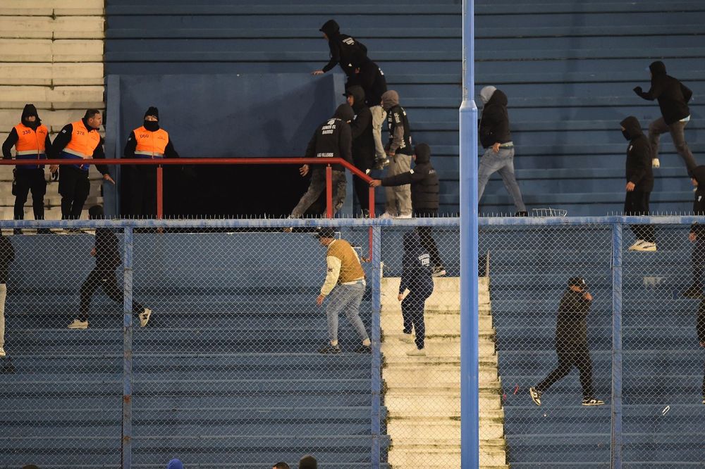 Incidentes protagonizados por la hinchada de Cerro