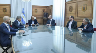 Luis Caputo, Guillermo Francos y Franco Mogetta reunidos con el asesor CEO de GOL Airlines