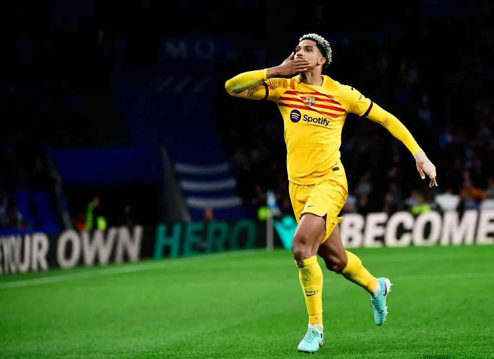 Ronald Araújo con la camiseta del Barcelona