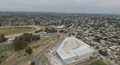 Vista aérea de Las Piedras Shopping, que se encuentra finalizando su construcción