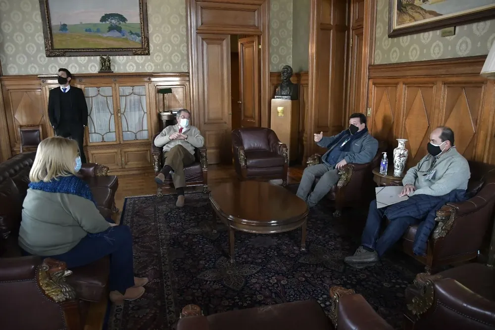 Asociación Toda la Verdad en una reunión con la senadora Graciela Bianchi. (Archivo)