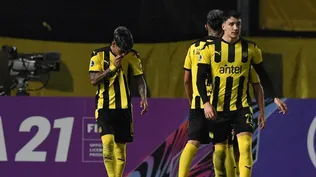 Facundo Torres pateó mal el penal pero igual entró