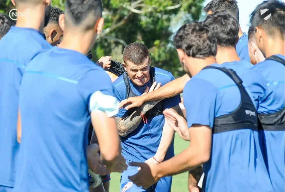 El Colo tuvo que pasar por la pasarela