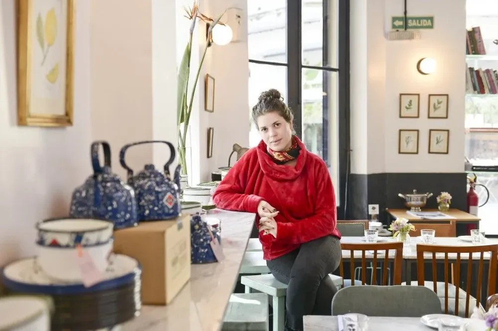 Desde Jacinto, su restaurante en Ciudad Vieja, la chef y jurado de MasterChef dialoga sobre el porvenir del negocio gastronómico y la influencia de la tele en su trabajo