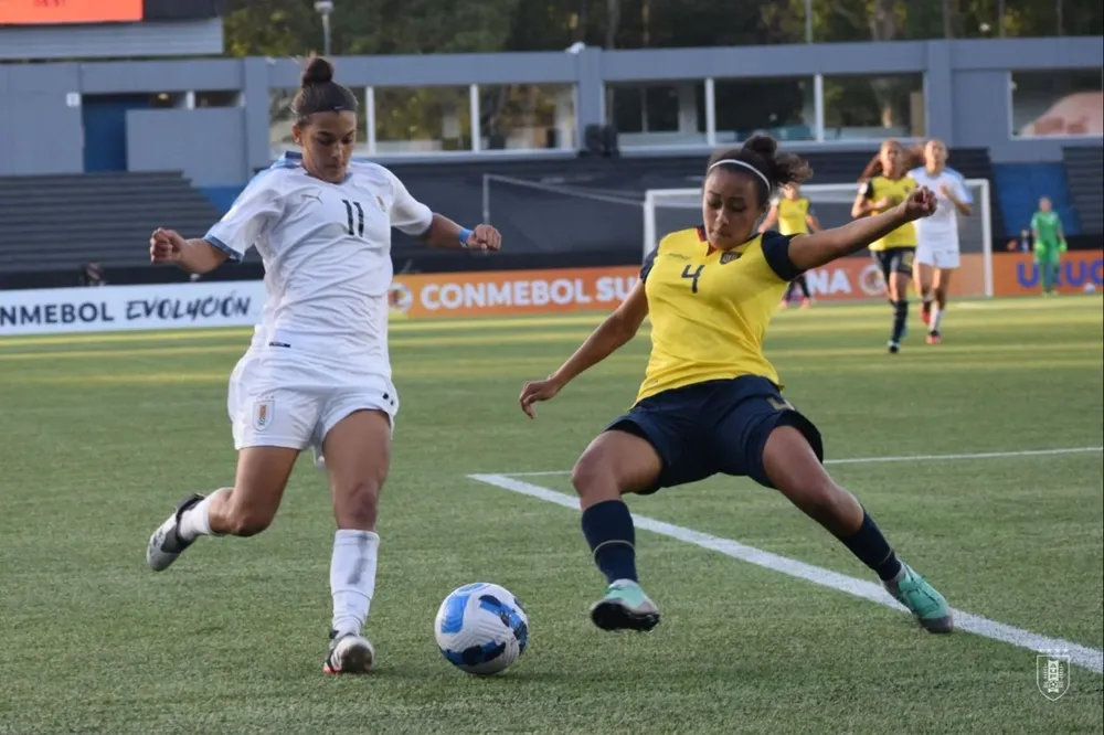 Julieta Morales en un intento ofensivo