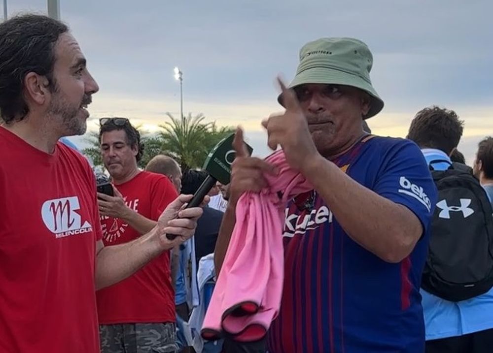 Hincha cubano de la selección uruguaya