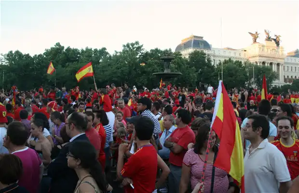 Explanada puente del Rey
