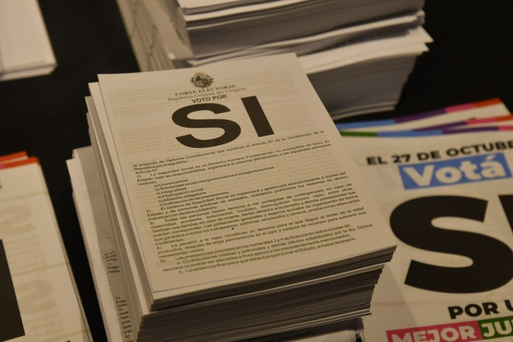 Lanzamiento de campaña del plebiscito seguridad social en el Teatro El Galpón