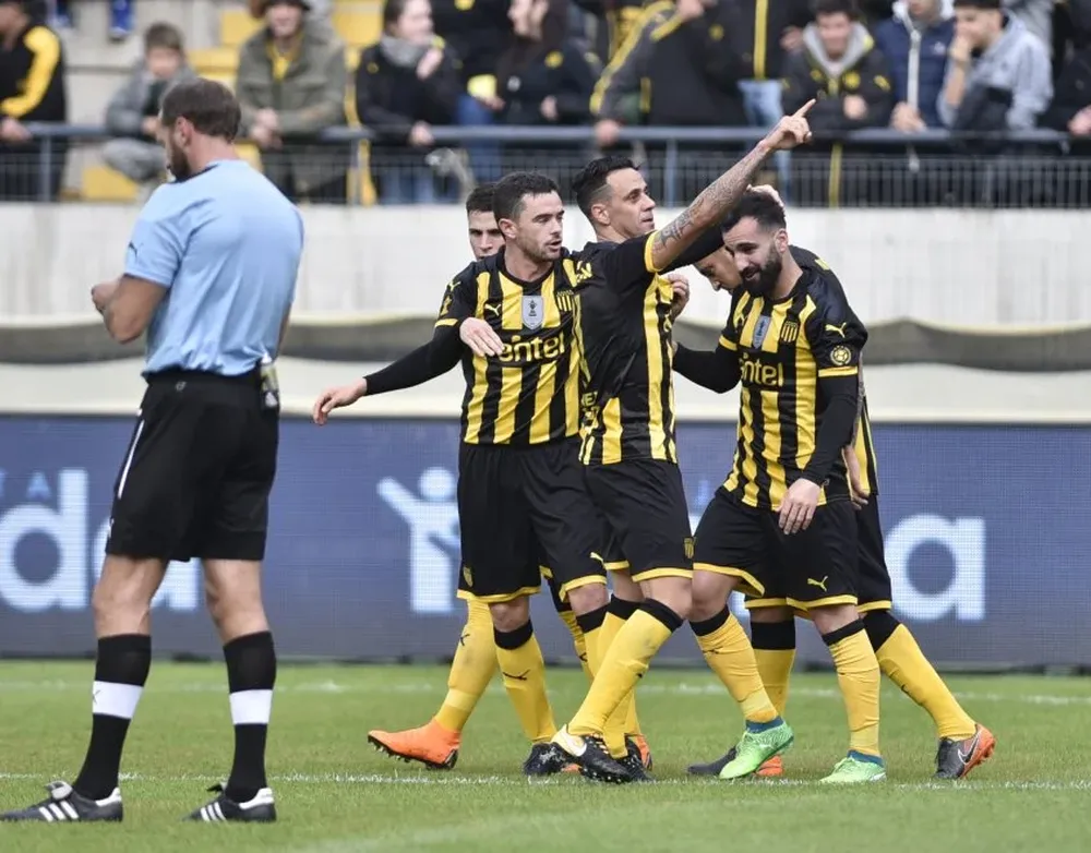 Peñarol ganó con autoridad a Wanderers