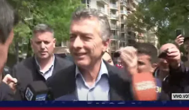 Votó Macri en el Lenguas Vivas