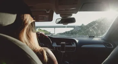 Uber demanda a California por ley que clasifica como empleados a sus conductores