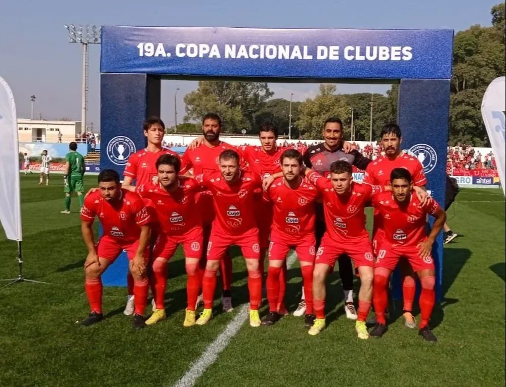 Universitario de Salto goleó a Laureles en la final y se llevó la Copa Nacional de Clubes de OFI