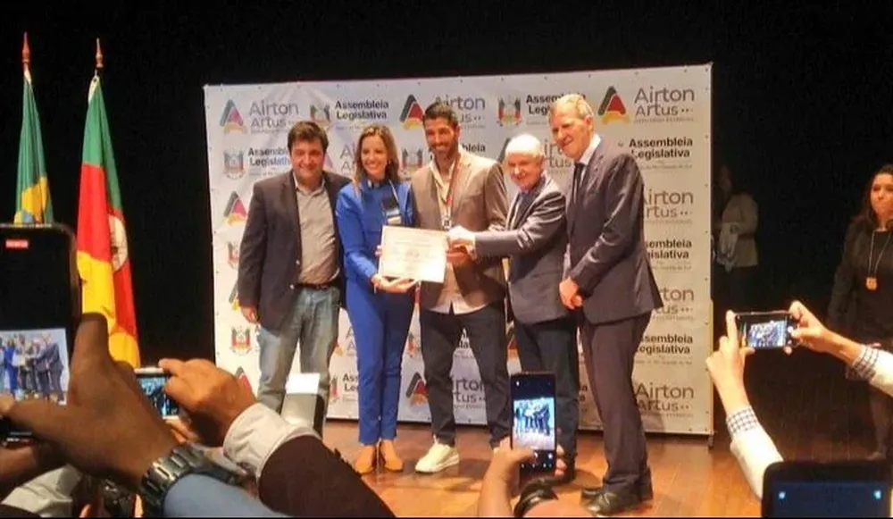 Homenaje a Luis Suárez