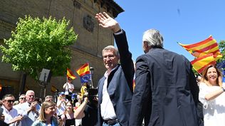 Alberto Núñez Feijóo y el presidente del PP de Aragón y presidente de Aragón, Jorge Azcón, en un acto de campaña