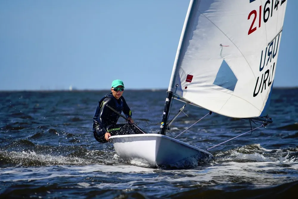 Dolores Moreira en el barco de laser radial Dolores Moreira en el barco de laser radial