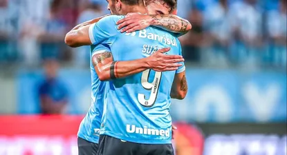 El festejo de Luis Suárez y Felipe Carballo