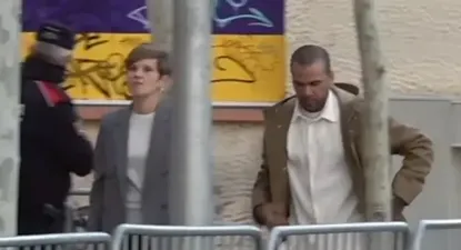 Dani Alves, captado por RTVE al llegar a la Audiencia de Barcelona.