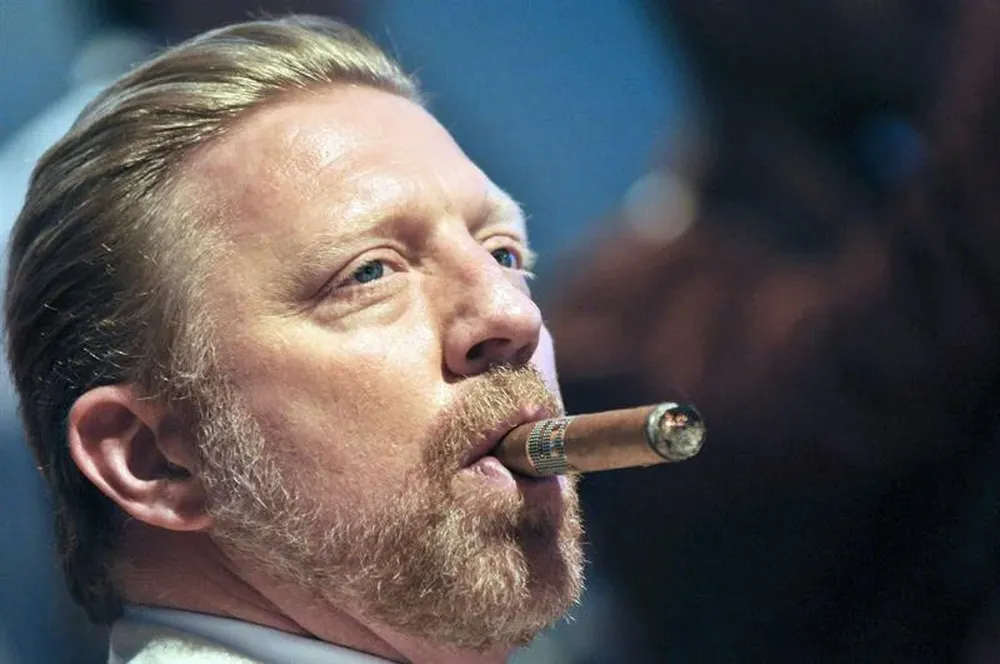 Cuba- El legendario extenista alemán Boris Becker fumando un puro durante la 15 edición del Festival de Puros