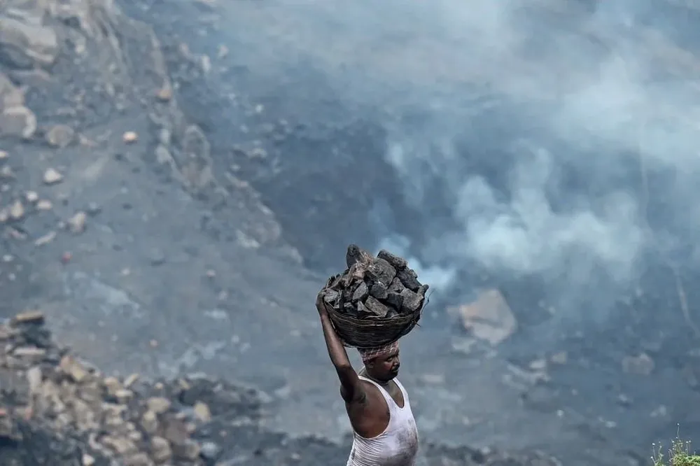 Trabajadores arriesgan sus vidas en las minas de carbón