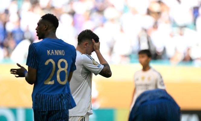 Federico Valverde se lamenta luego de su penal errado para Real Madrid en la hora, ante Al-Hilal por el Mundial de Clubes