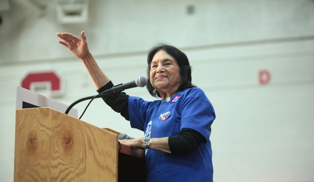Quién es Dolores Huerta, la histórica activista latina que apoya a Kamala Harris