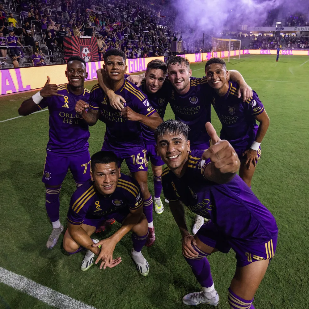 Facundo Torres y su ya conocida selfie cada vez que anota un gol para Orlando City; este sábado se tomó dos