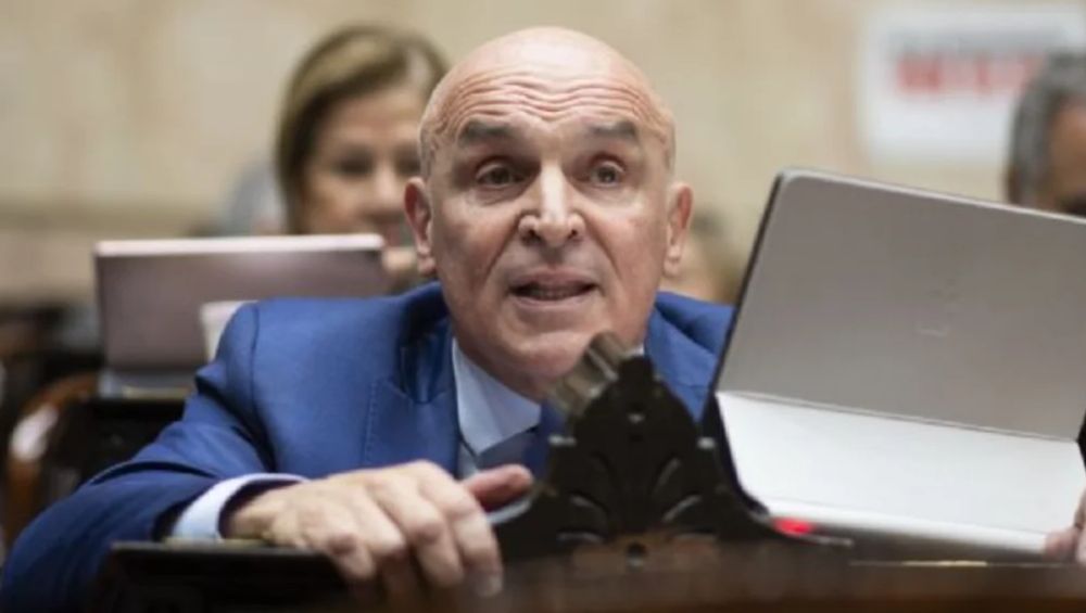 José Luis Espert rechazó las acusaciones de que la transferencia estuviera relacionada con actividades ilícitas.