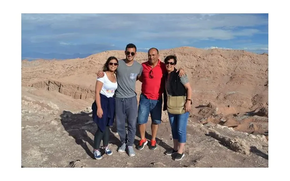 Facundo Peraza y familia en el desierto de Atacama