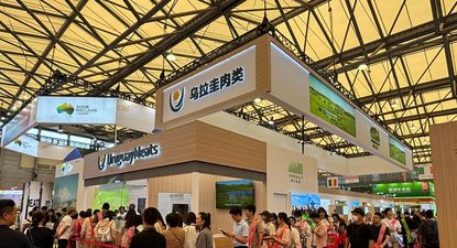 SIAL China: cola para degustar carnes uruguayas en el stand del INAC.