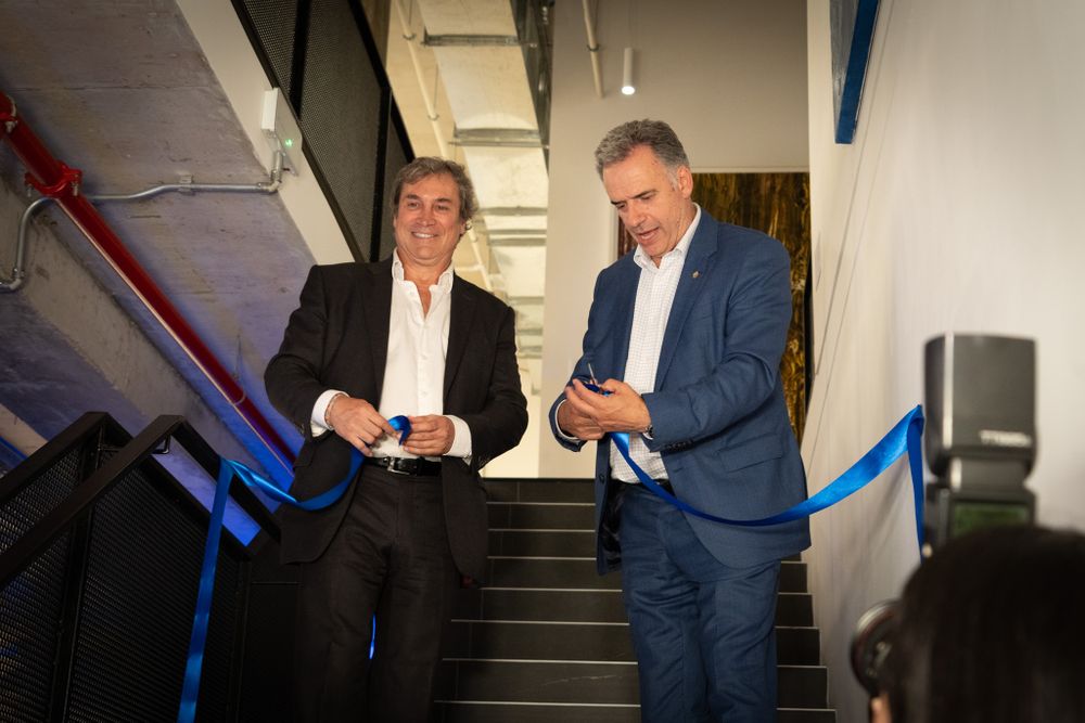 Claudio Porcel, fundador y CEO del grupo Balanz, y Yamandú Orsi, presidente de la República.