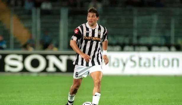 Fabián ONeill jugó en la Juventus