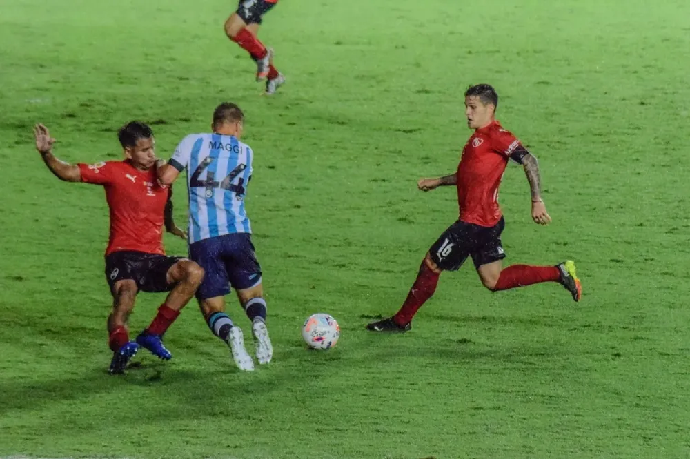 Este fue el penal que se pitó en el final del clásico entre Racing e Independiente