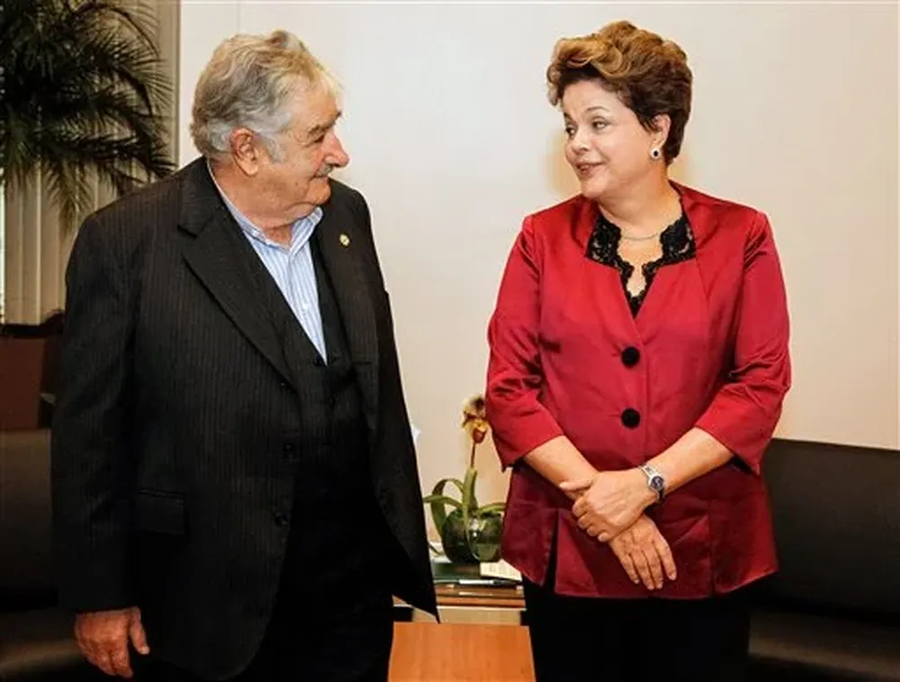 Mujica en Rio junto a la presidenta brasileña Dima Rousseff