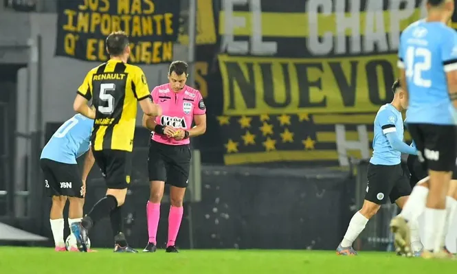Gustavo Tejera en el partido del lunes