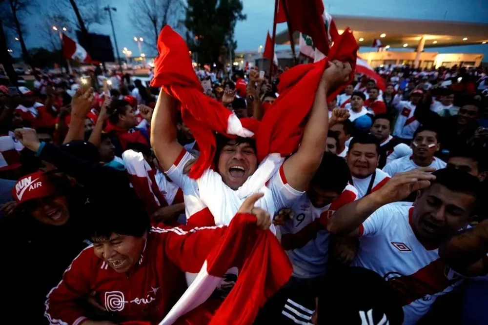Hinchas peruanos en Buenos Aires