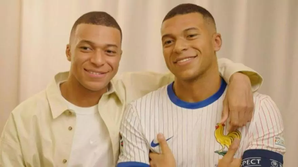 La figura de cera de Mbappé se muestra al público en Londres desde este viernes.