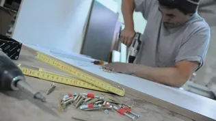 Los fabricantes de muebles buscan salir a flote