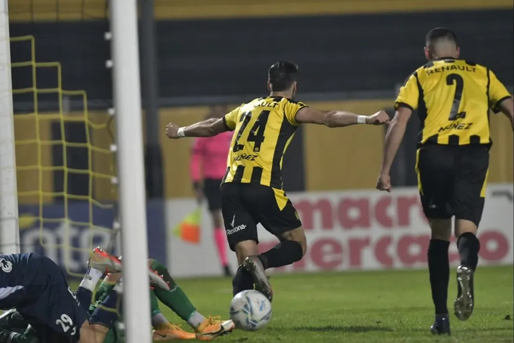 Kagelmacher celebra el segundo gol