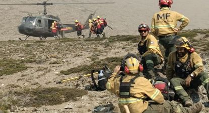 evacuan las zonas afectadas por los incendios en el bolson