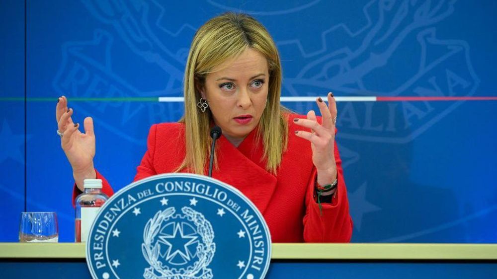 La primera ministra italiana, Giorgia Meloni, pronuncia un discurso antes de las elecciones al Parlamento Europeo.