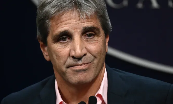 El ministro de Economía Luis Toto Caputo