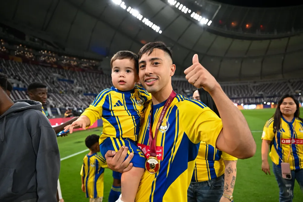 Fabricio Díaz celebra el título de la Copa del Emir de Qatar ganada con Al-Gharafa
