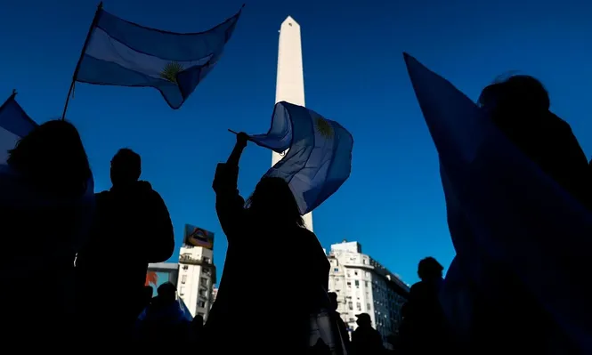Cierran las fronteras para ingresar a la Argentina desde 10 países