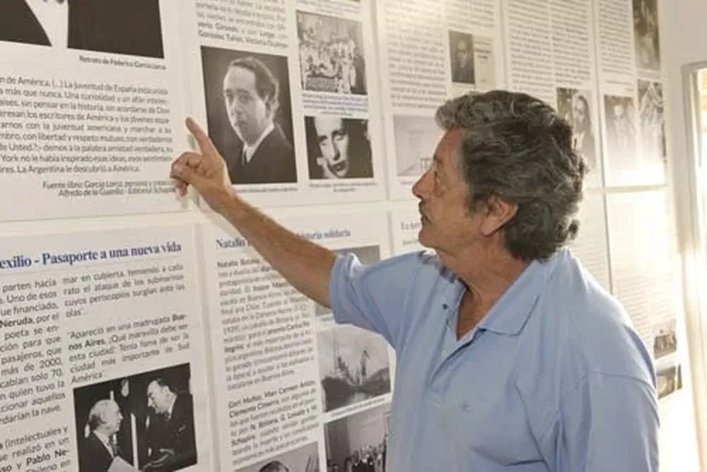 Miguel Schapire, uno de los organizadores de la exposición en Le Club, La Barra