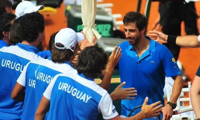 Uruguay se impuso a Dominicana y clasificó al repechaje de la Davis