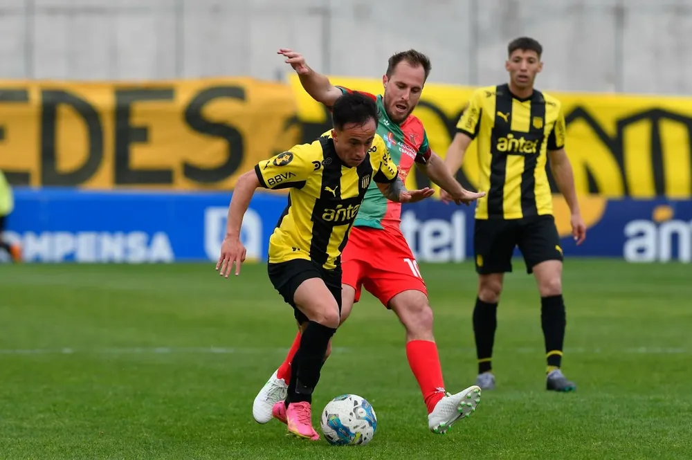 El Cepillo González sigue en Peñarol, Hernán Novick no en Boston