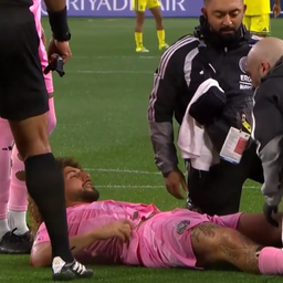 Maximiliano Falcón es atendido por los médicos del Inter Miami Maximiliano Falcón es atendido por los médicos del Inter Miami