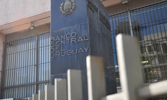 BCU y BROU en contra de topear aranceles