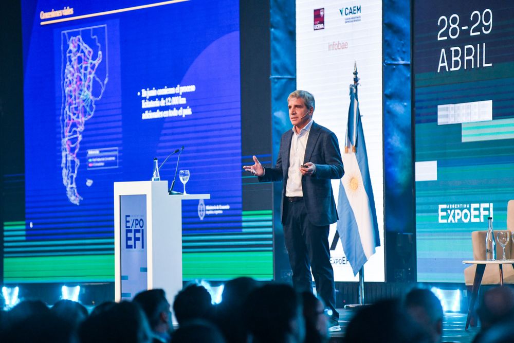 Luis Caputo en la Expo EFI 2026