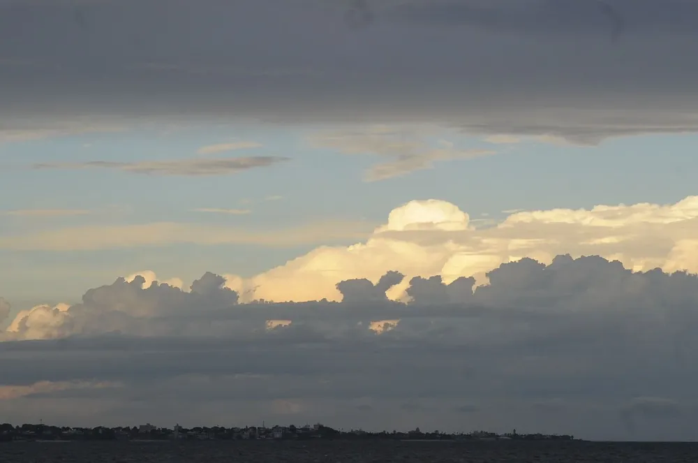 Inumet pronosticó un día con sol en algunas zonas del país, pero con lluvias y tormentas en otras